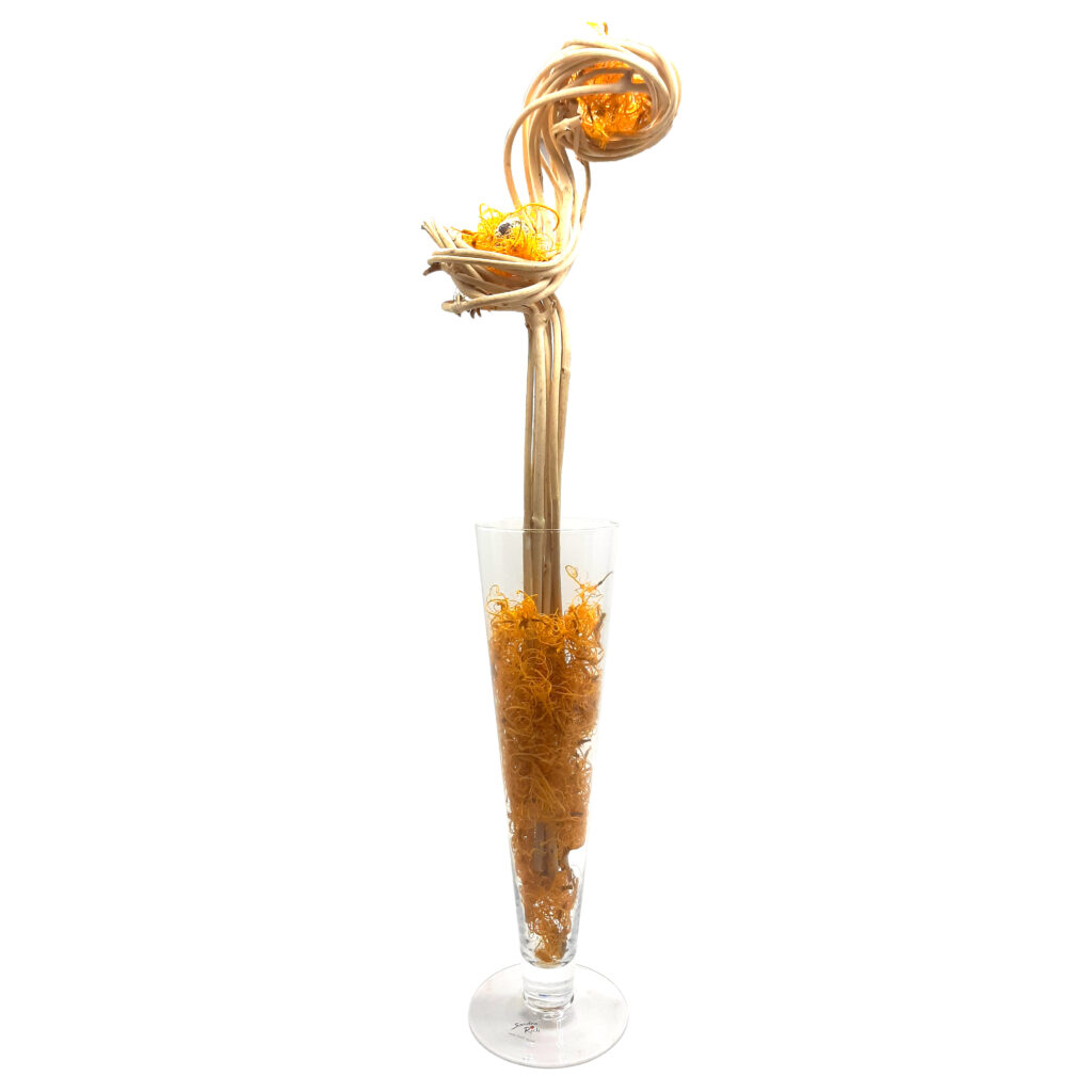 Composizione bicchiere vetro con arai spring e uova di quaglia