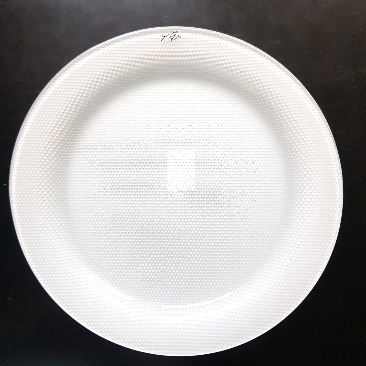 piatto zigrinato bianco