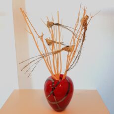vaso in vetro rosso