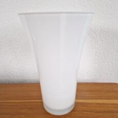 vaso in vetro spesso bianco
